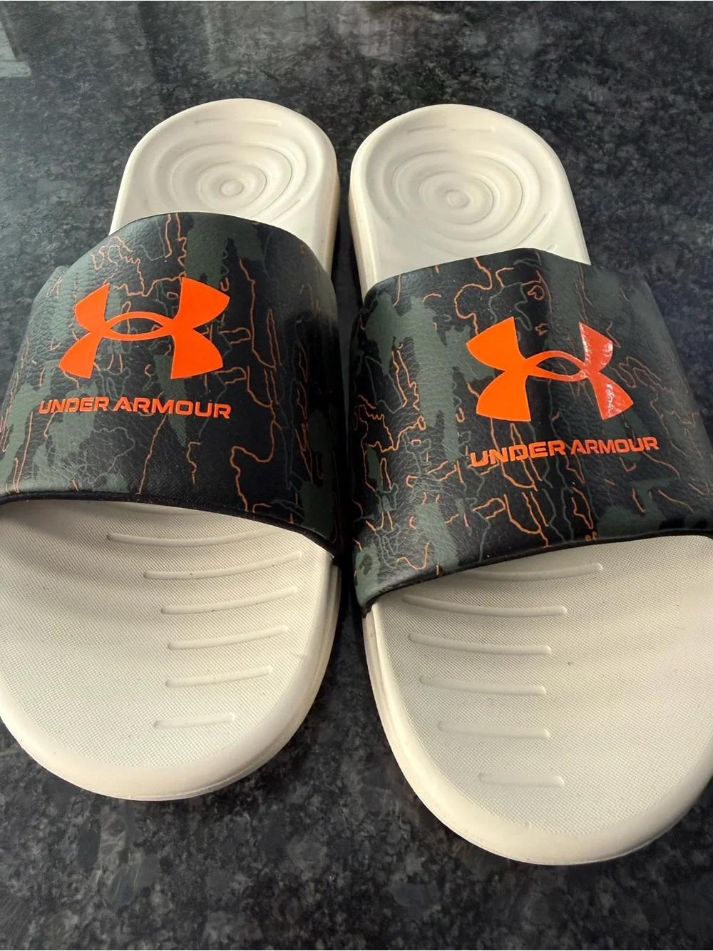 Under Armour Men’s Camo Slide Sandals Size 12 Orange Logo